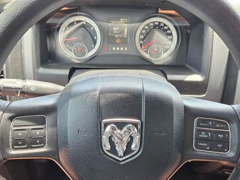 Used 2016 RAM 1500 Express RWD image 22