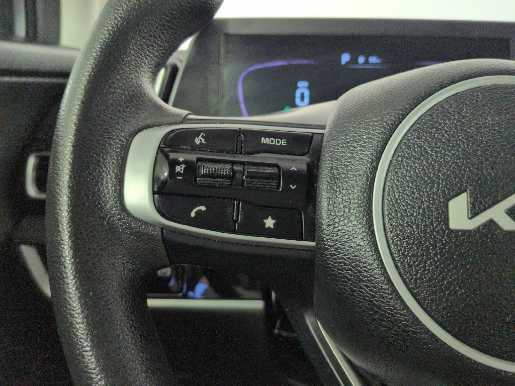 Used 2025 Kia Sportage LX FWD image 40