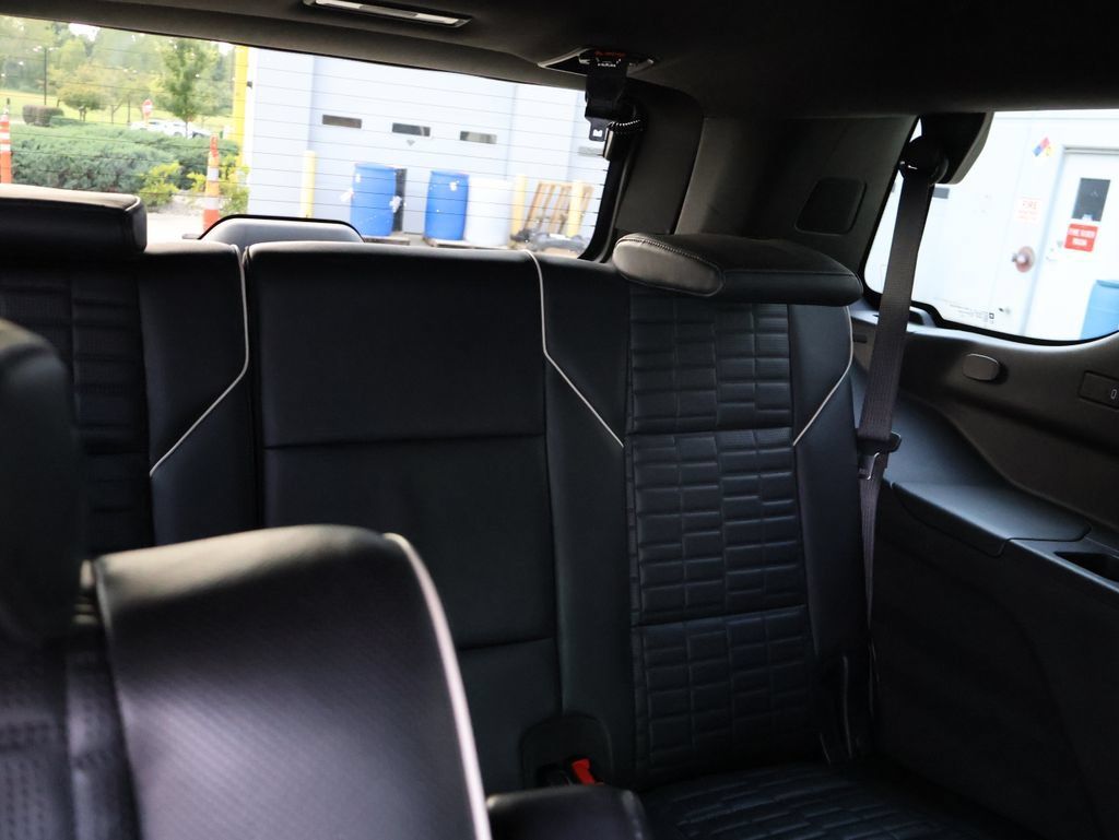 Used 2021 Cadillac Escalade Premium Luxury Platinum w/ Heavy-Duty Trailer Package AWD/4WD image 15