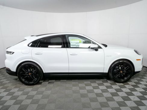 New 2026 Porsche Cayenne AWD image 30