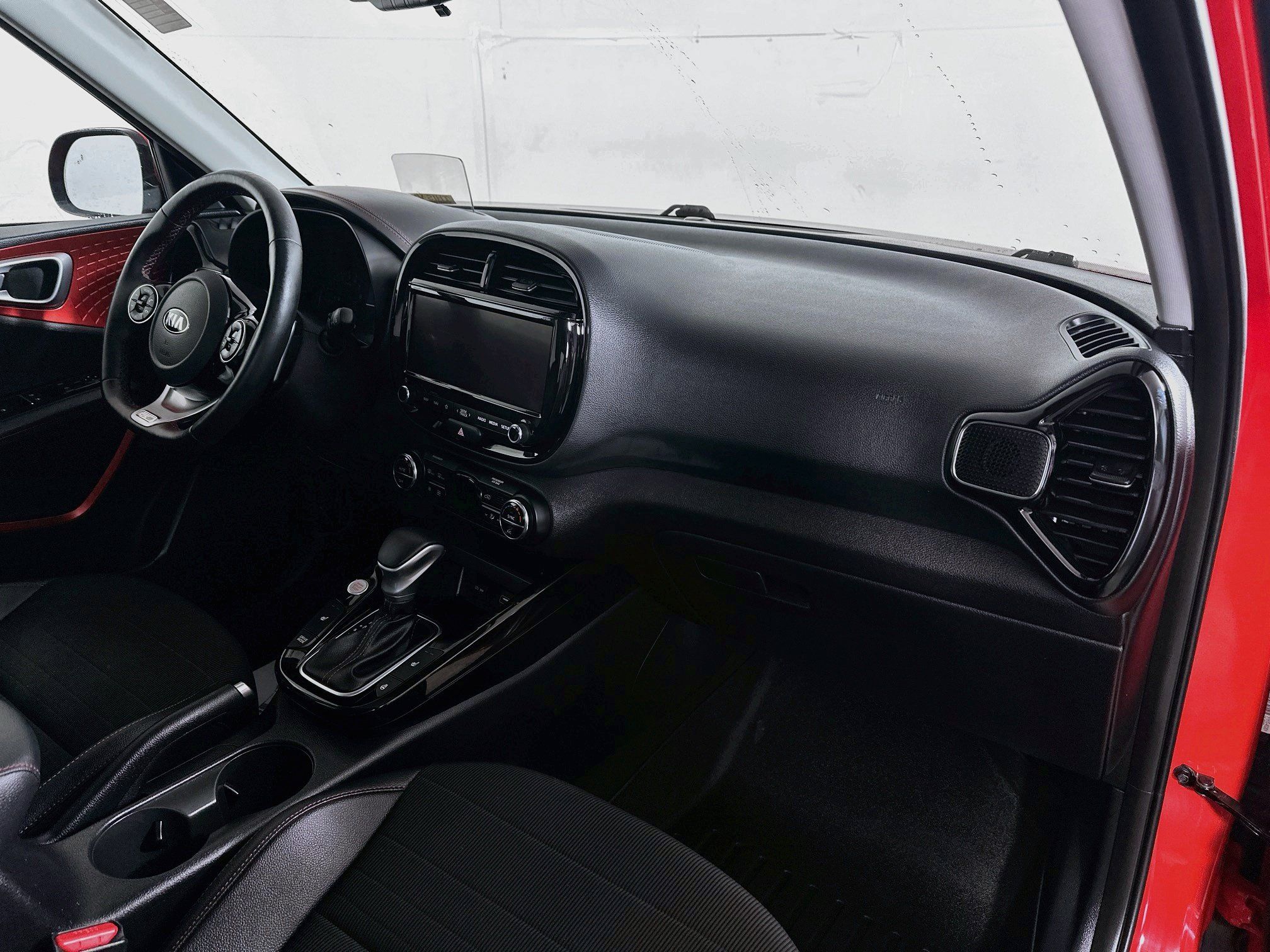 Used 2020 Kia Soul GT-Line Turbo FWD image 29