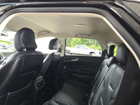 Used 2019 Ford Edge Titanium AWD/4WD image 28
