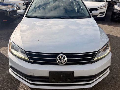 Used 2017 Volkswagen Jetta S image 2