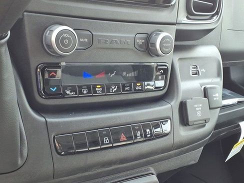 New 2026 RAM ProMaster 3500 w/ Safety Group FWD image 9