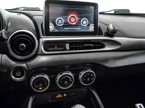 Used 2017 FIAT 124 Spider Classica RWD image 24