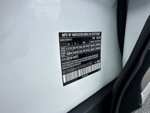 Certified 2025 Mercedes-Benz GLB 250 image 35