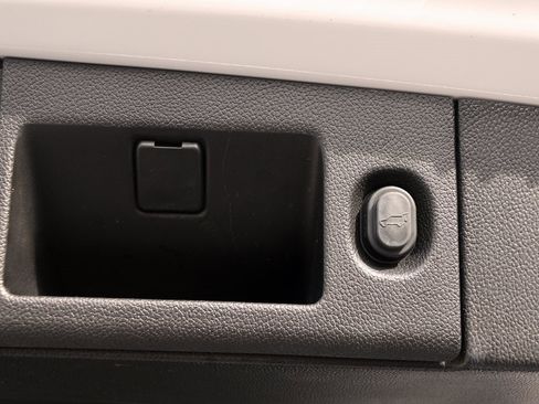 Used 2018 GMC Yukon Denali image 7