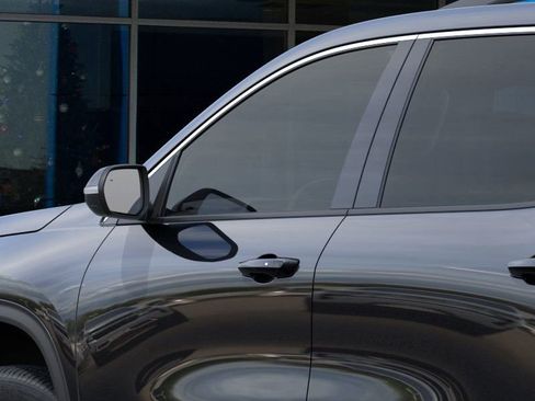 New 2025 Chevrolet Traverse LT w/ LPO, Roadside Safety Package image 12