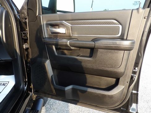 Used 2025 RAM 2500 Big Horn RWD image 38