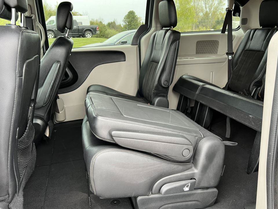 Used 2019 Dodge Grand Caravan SXT FWD image 4