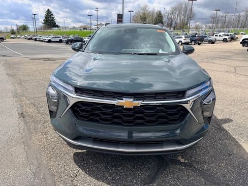 New 2026 Chevrolet Trax LT w/ Driver Confidence Package FWD image 2