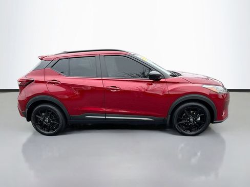 Used 2023 Nissan Kicks SR w/ SR Premium Package image 8