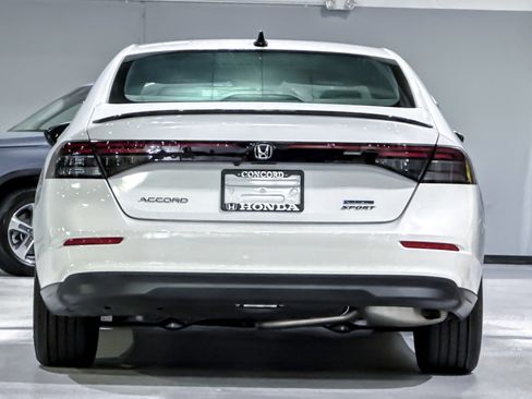 Used 2025 Honda Accord Sport image 9