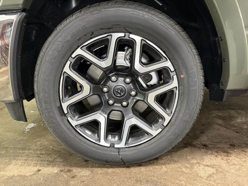 Used 2026 RAM 1500 Laramie AWD/4WD image 27