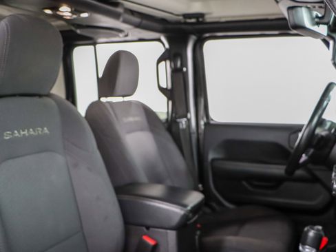 Used 2022 Jeep Wrangler Unlimited Sahara image 28