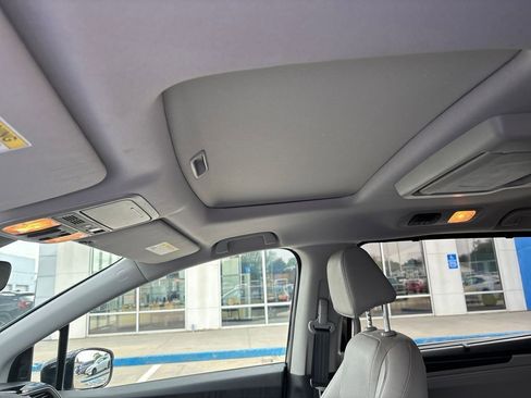 Used 2018 Honda Odyssey Elite image 24