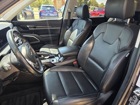 Used 2025 Kia Telluride S AWD/4WD image 13