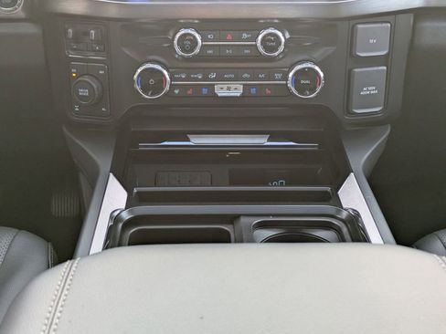 New 2025 Ford F250 Lariat w/ Lariat Ultimate Package image 23