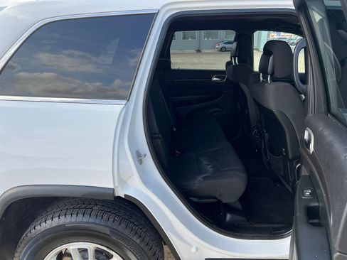 Used 2018 Jeep Grand Cherokee Laredo RWD image 11