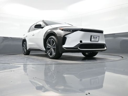 Certified 2023 Toyota bZ4X Limited image 28