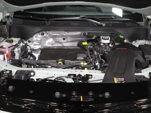 New 2026 Chevrolet Trax ACTIV w/ Driver Confidence Package FWD image 3