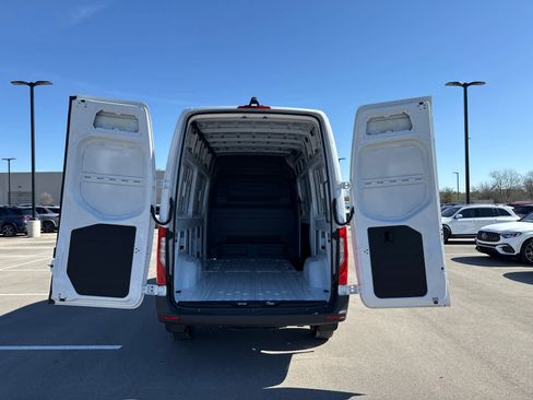New 2025 Mercedes-Benz Sprinter 2500 image 13