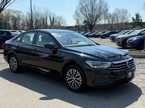 Used 2019 Volkswagen Jetta SE image 4