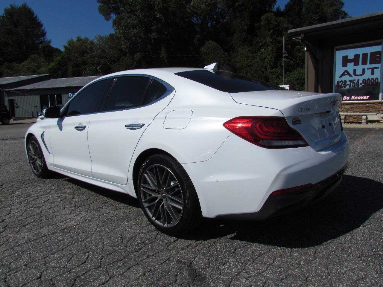 Used 2019 Genesis G70 2.0T Advanced RWD image 3