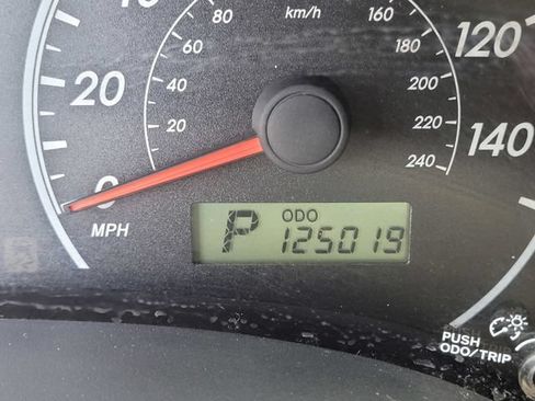 Used 2012 Toyota Corolla LE FWD image 25