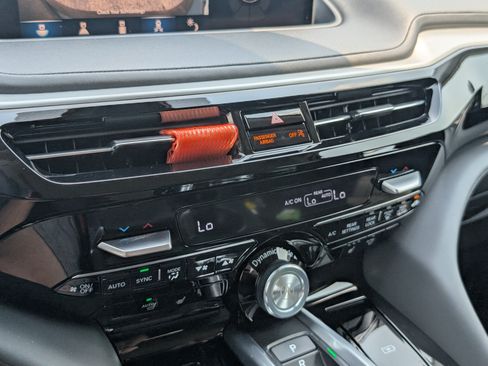 Certified 2023 Acura MDX w/ Technology Package FWD image 15
