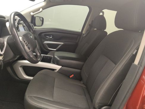 Used 2017 Nissan Titan SV RWD image 17