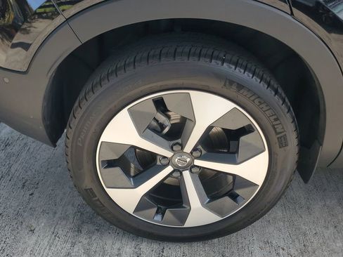 Certified 2026 Volvo XC40 B5 Plus AWD/4WD image 7
