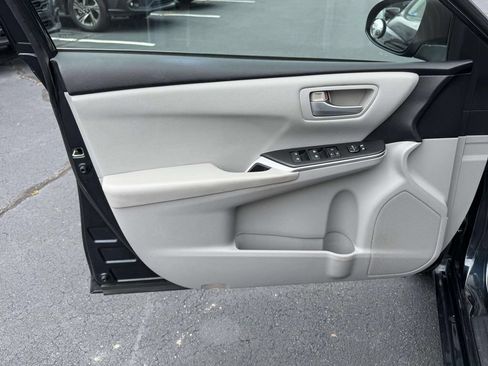 Used 2015 Toyota Camry LE FWD image 16
