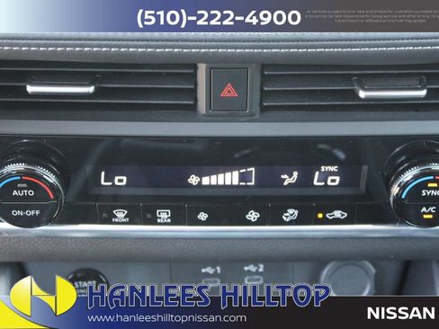 Used 2025 Nissan Rogue SV FWD image 25