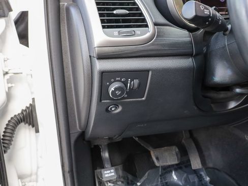 Used 2019 Jeep Grand Cherokee Altitude AWD/4WD image 20