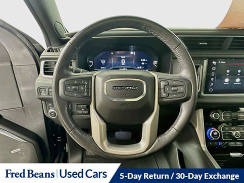 Used 2022 GMC Yukon XL Denali w/ Advanced Technology Package AWD/4WD image 16