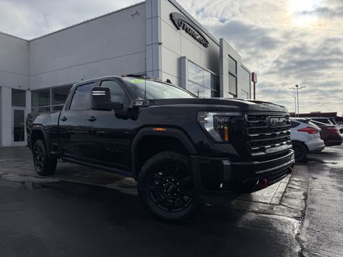 Used 2024 GMC Sierra 2500 AT4 w/ AT4 Premium Plus Package image 7