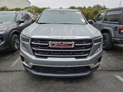 Used 2025 GMC Acadia Elevation image 3