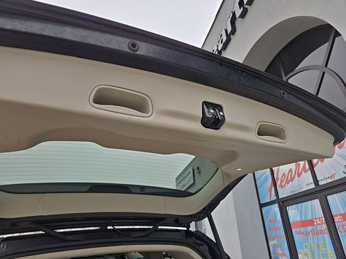 Used 2024 Chrysler Pacifica Touring-L FWD image 88