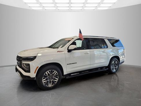 New 2026 Chevrolet Suburban Z71 w/ Z71 Off-Road Package AWD/4WD image 4