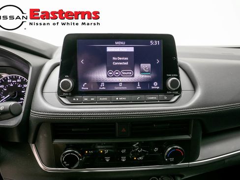 Used 2024 Nissan Rogue S AWD/4WD image 12
