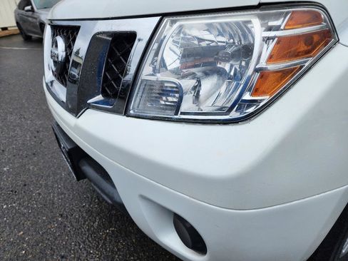 Used 2016 Nissan Frontier SV RWD image 28