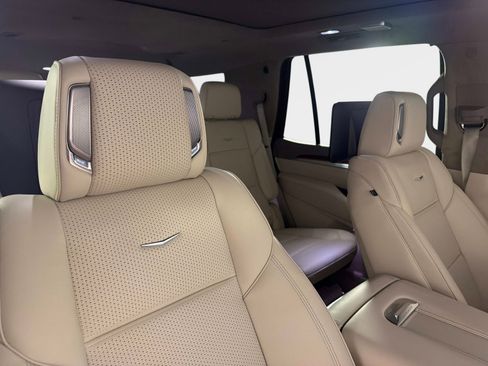 Used 2026 Cadillac Escalade Platinum Sport AWD/4WD image 24