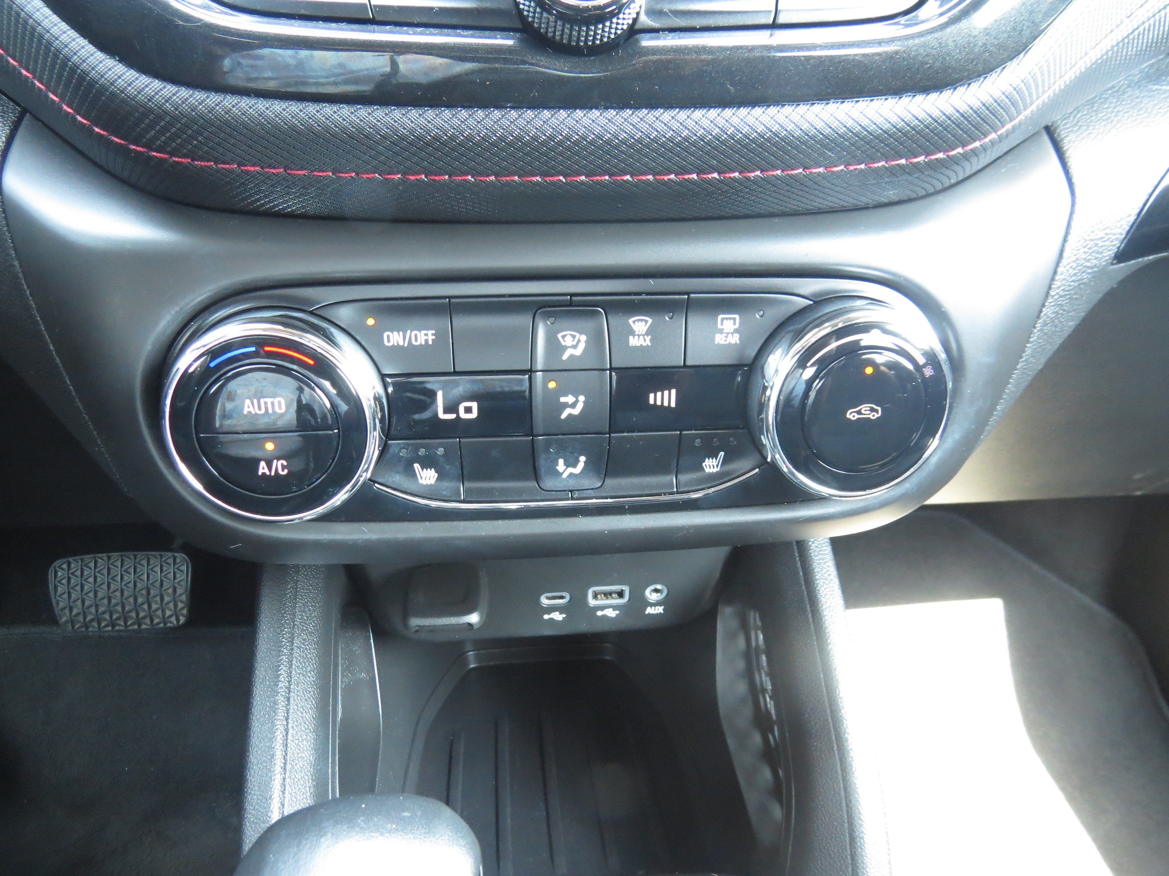 Used 2023 Chevrolet TrailBlazer RS w/ Convenience Package FWD image 23