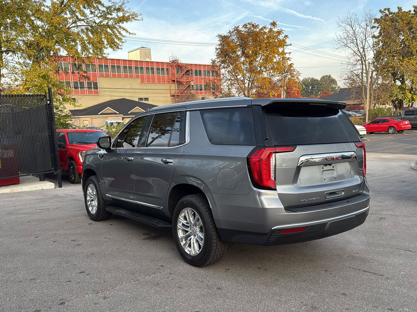 Used 2021 GMC Yukon SLT AWD/4WD image 5