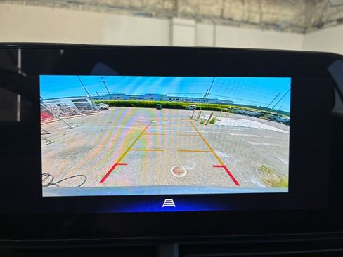 Used 2025 Chevrolet Trax LT image 22