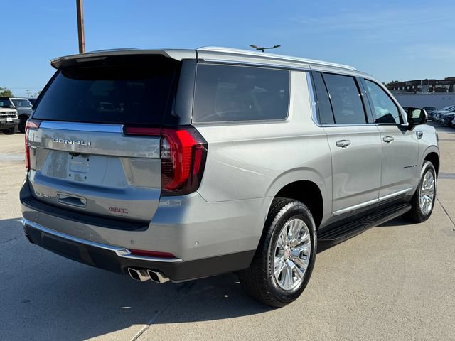 Used 2025 GMC Yukon XL Denali AWD/4WD image 5