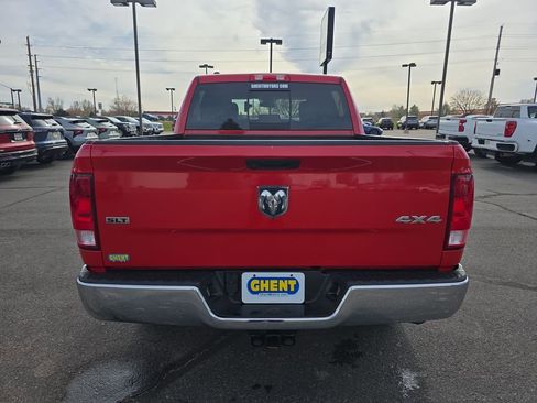 Used 2019 RAM 1500 Classic SLT image 3
