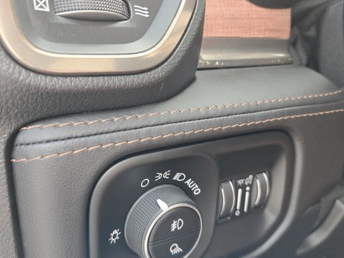 Used 2022 RAM 1500 Limited w/ Body Color Bumper Group image 30