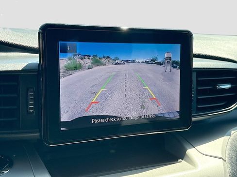 Used 2024 Ford Explorer XLT AWD/4WD image 13